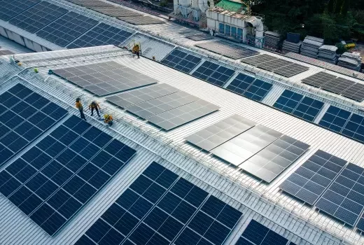 Commercial solar panel installer companies for large facilities.